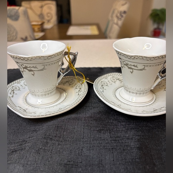 D'Lusso Elegant White and Silver Tea Cup Set - Picture 6 of 8